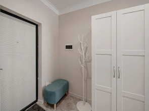 Апартаменты Студия у Станции Метро Грушевка