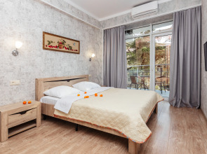 Апартаменты 2-комнатные для семьи с большим балконом