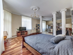 Apartamenty solnecnaa studia s kruglym balkonom
