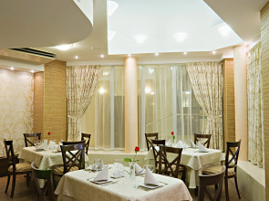 Отель Cronwell Inn Стремянная