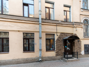 Апартаменты на Невском 136