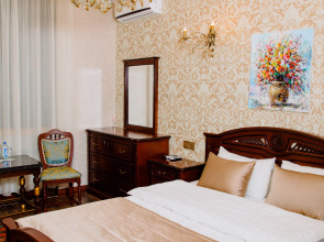 Royal Antique Boutique Hotel