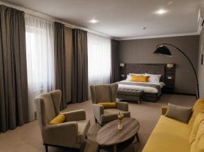 Alex Royal Hotel