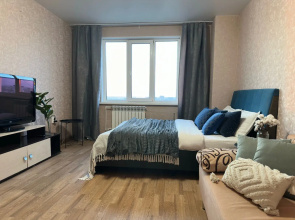 Bolshaya 3 kom na 7 spalnykh mest ryadom s voyen.Akademiey Flat