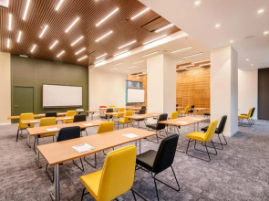 Отель Holiday Inn Yerevan Republic Square, an IHG Hotel
