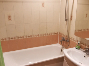 Апартаменты Трехкомнатные Sutki Vip на Ватутина 6