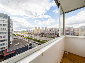 Квартира Тёплая солнечная возле БЦ Первая Башня