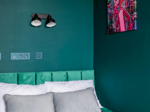 Квартира RoomyRoom Emerald