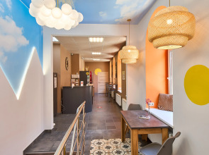 Капсульный отель Оранжевое Небо