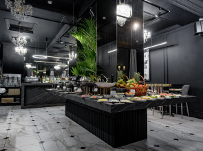 Отель Imperial Palace