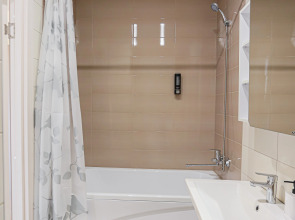 Апартаменты У нaс лучше, чeм дoма Sanset Героев Донбаса 10 кв 274