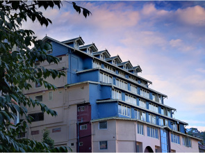 Sumi Yashshree Suites & Spa Hotel