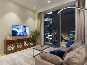 Апартаменты Sky City Moscow 62 этаж! Вид на Башни, Лужники, Парк победы и город! Очень уютный!