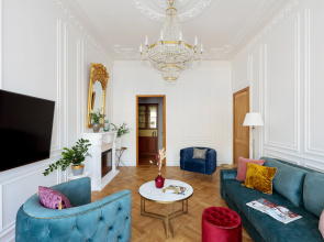 Апартаменты Minin Apartments с видом на Александринский Театр 130 кв.м.