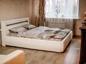 Na Druzhby 4/2 Apartments