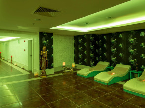 Отель Royal Towers Kiris