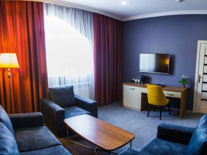 Отель Square Inn