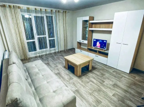 Kvartira Studia s Panoramnym Oknom i Horosim Remontom. Tihij Uutnyj Rajon