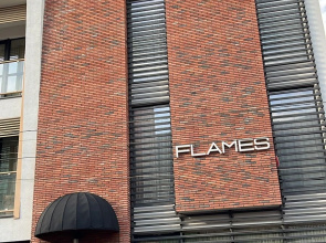 Отель Flames