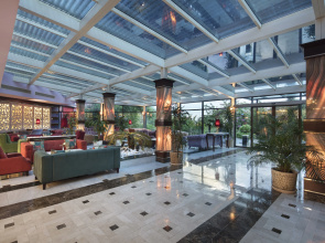Отель Merit Crystal Cove Casino & SPA