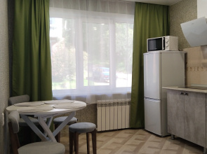 Vdali Ot Suety Listvyanka Flat