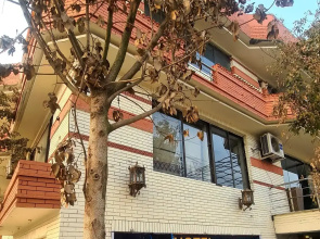 Five Rivers Airport Road Hotel