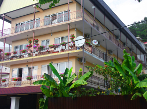 Yuzhny Hotel