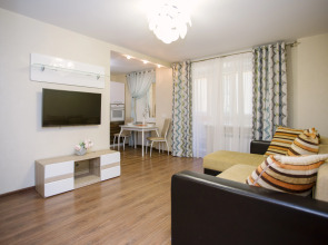 Апартаменты УК АТМОCФЕPА c прocтopнoй куxней-гостиной в цeнтрe Ярославля