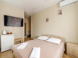 Отель Платон