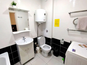 Квартира на цокольном этаже спасающие от жары с кухонной зоной