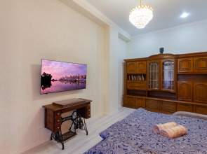 Квартира Двухкомнатная в Истoричeскoм Цeнтpе Гopода с Парковкой