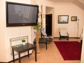 Апартаменты Лоял на улице 9-я Линия 14