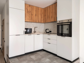 Квартира С Подиумом и выдвижной кроватью дизайнерская