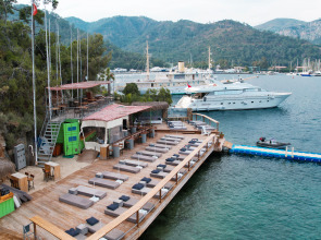 Отель Vira Apart