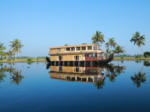 Sreekrishna 3 Bedroom Private Houseboat Hotel