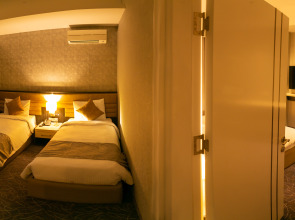 Отель Parkway Inn Hotel & Spa