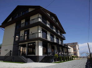 Maison Hotel