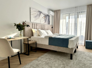 du Soleil V Rezidentsii Yevropa Na 7 Etazhe Apartment