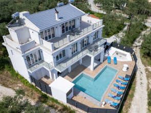 Gigi Star Luxury ApartVilla with Pool, Sea View Apartment hotel
