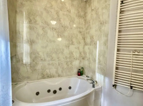 Апартаменты на Большой Конюшенной 3