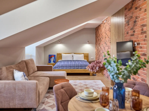 Yevrouyut Yarkaya Studiya V Samom Tsentre Flat
