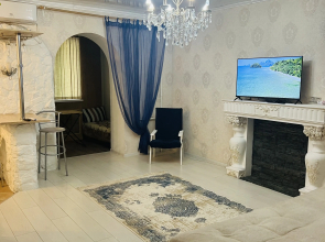 Uyutnaya Yevrodvushka S Otdelnym Vkhodom I Lichnym Navesov Dlya Avto Flat