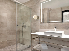 Отель Wyndham Grand Tbilisi