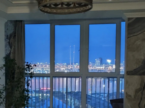 Апартаменты Шикарные В центре с видом на Золотой мост и Русский мост