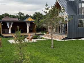Barnkhauz S Saunoy I Ulichnym Dzhakuzi Private house