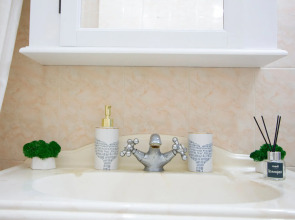 Двухкомнатная квартира возле Кремля