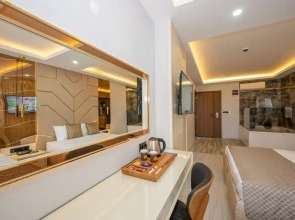 Luxury Airport Hotel by Zazzoni