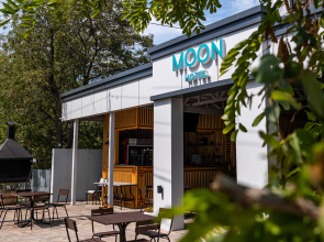 Отель Moon Hotel