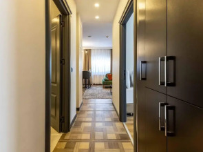 Отель BayMari Suites City Life