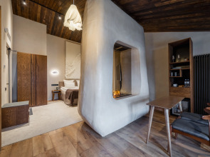 MOLO Boutique Hotel